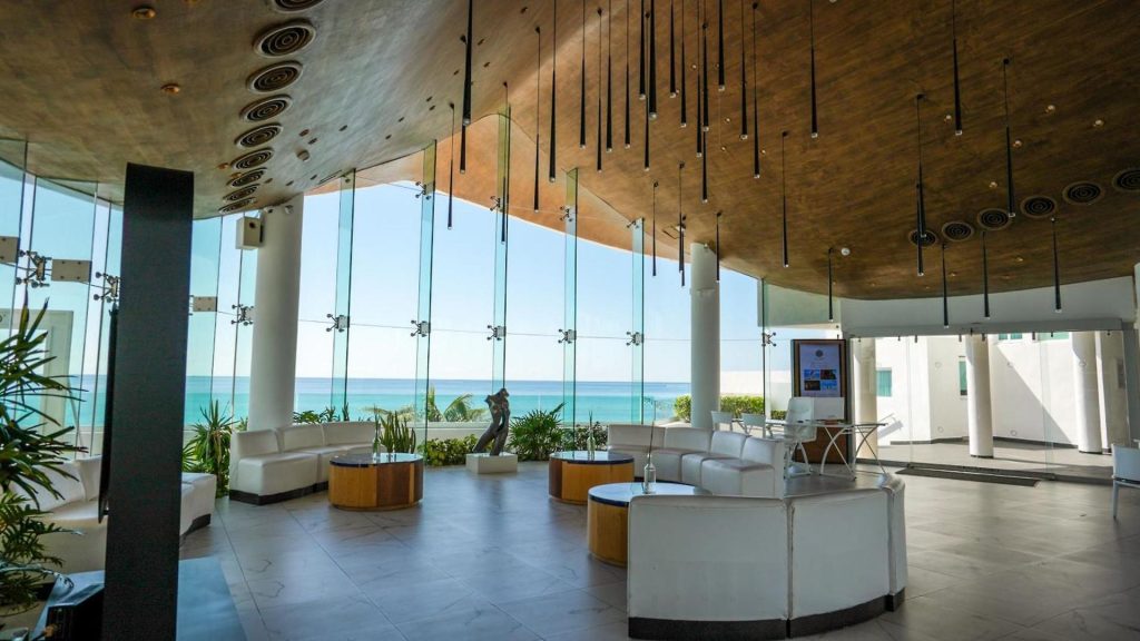 01 OLEO Cancun Playa Lobby