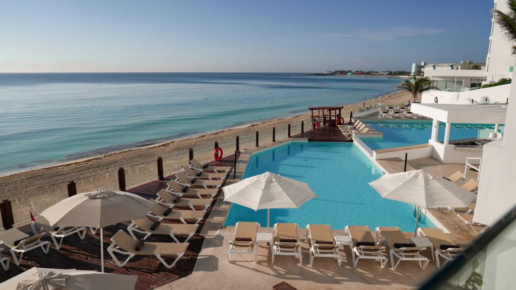 06 OLEO Cancun Playa Pool