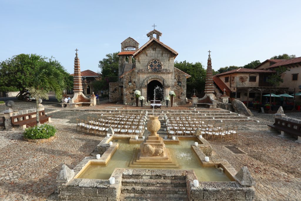 Altos-de-chavon-hero