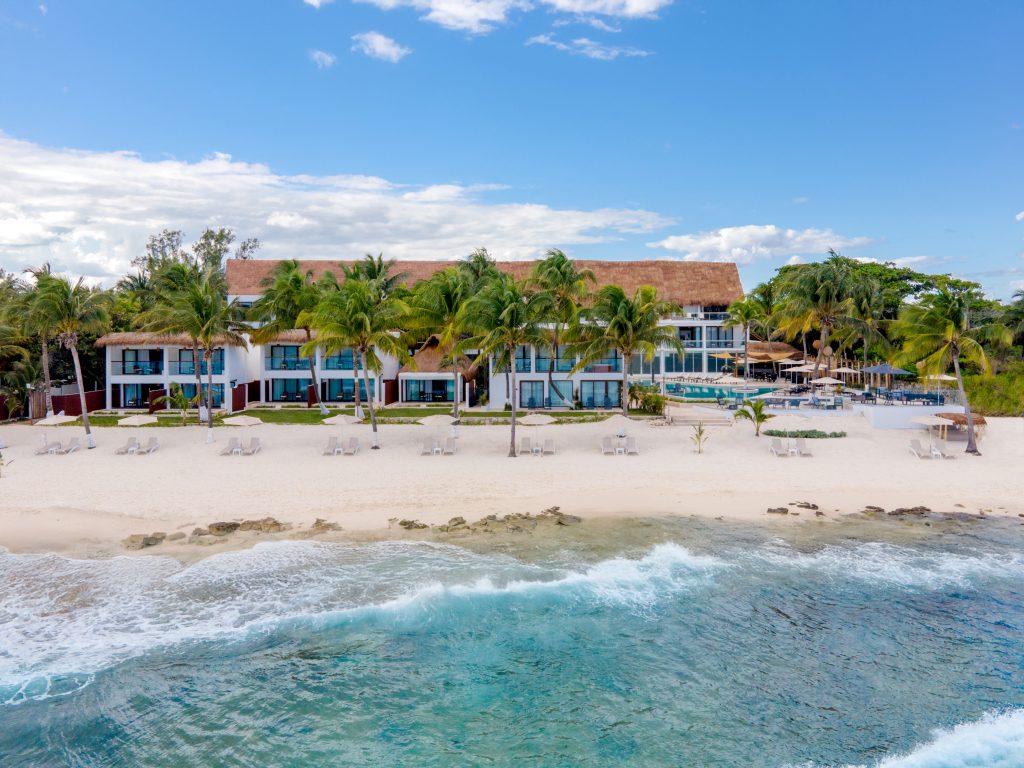 Beachfront by the Fives