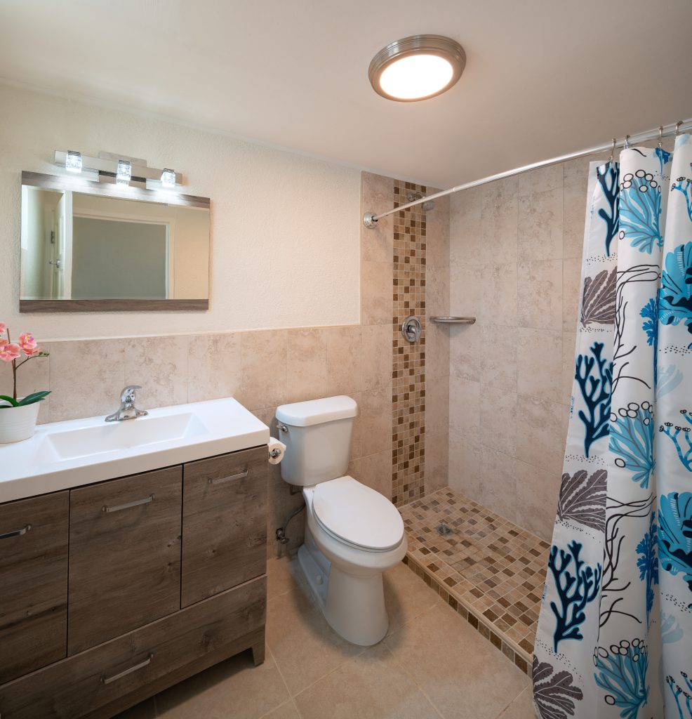 Deluxe Balcony Bathroom