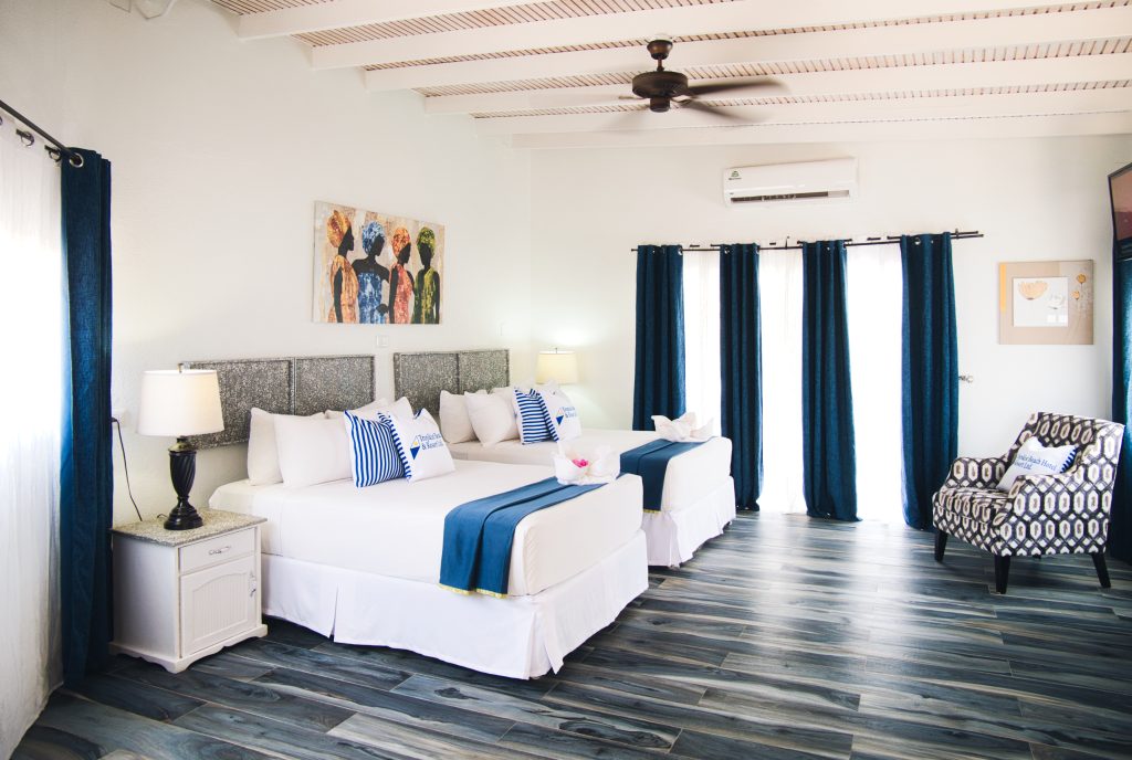 Deluxe-Suite-Pool-View