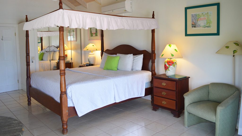 Executive-Suite-1-King-Bed-1-v2