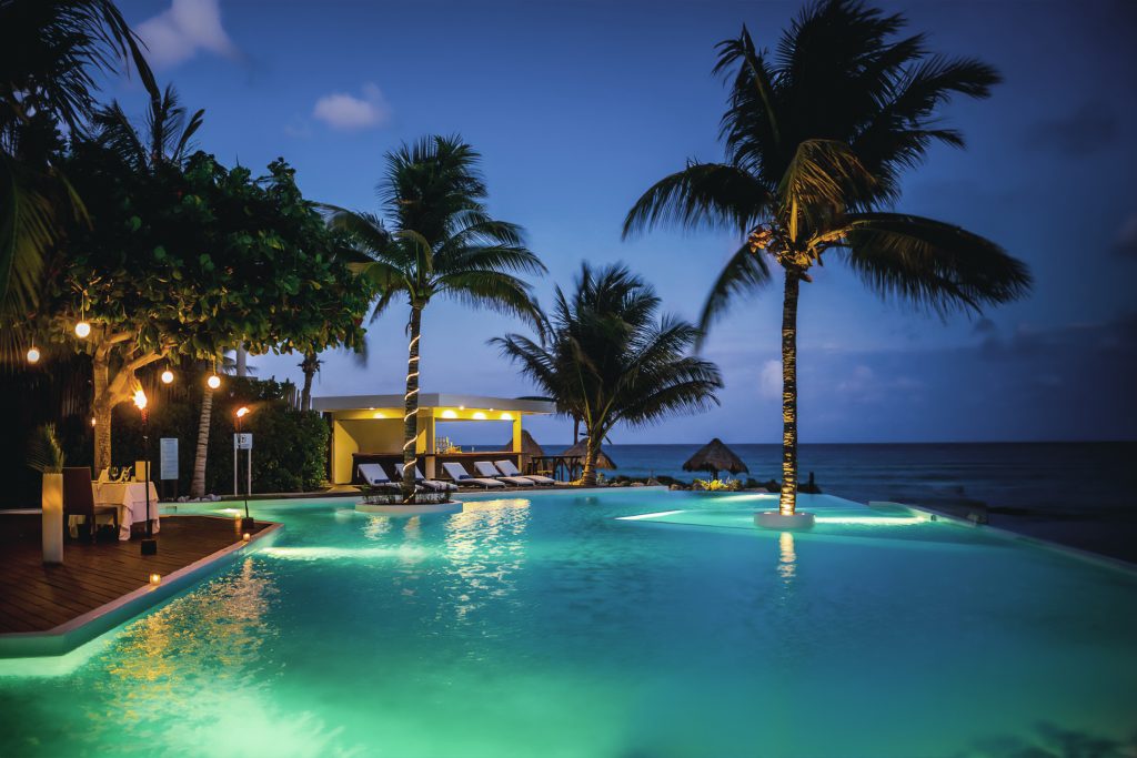 The Beachfront by The Fives Hotels Pool
