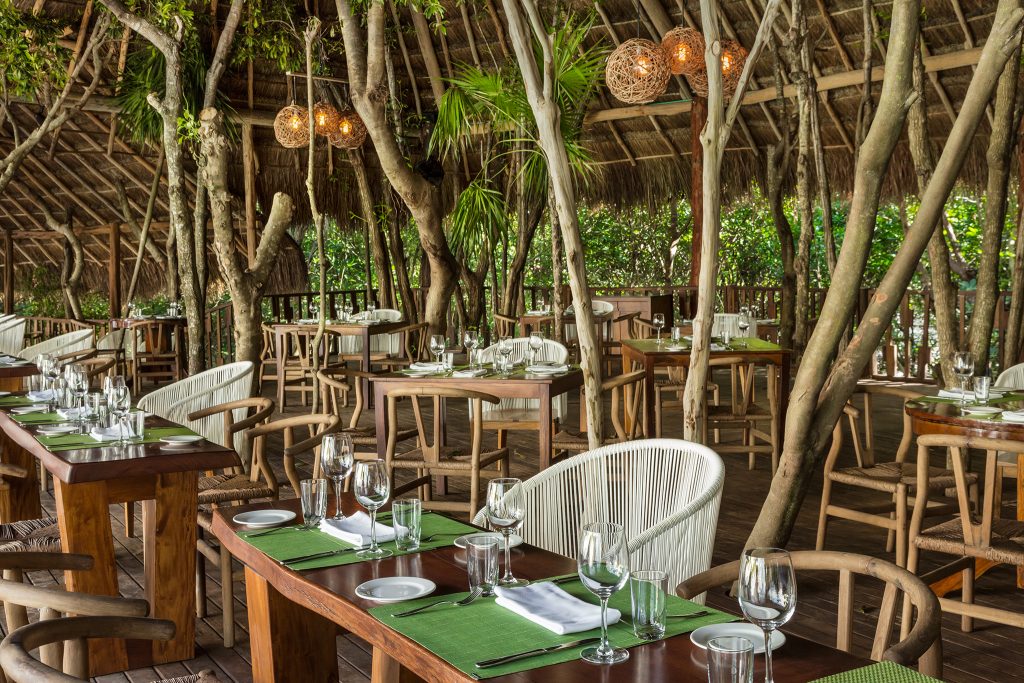 The Fives Club Natura Restaurant