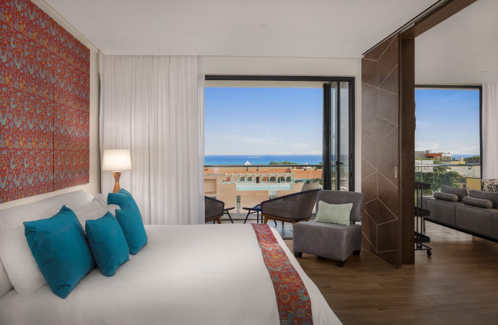 The Fives Downtown. Curio by Hilton. Photography: Victor Elias Photography.