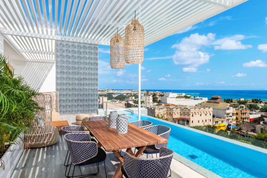 The Fives Downtown. Curio by Hilton. Photography: Victor Elias Photography.