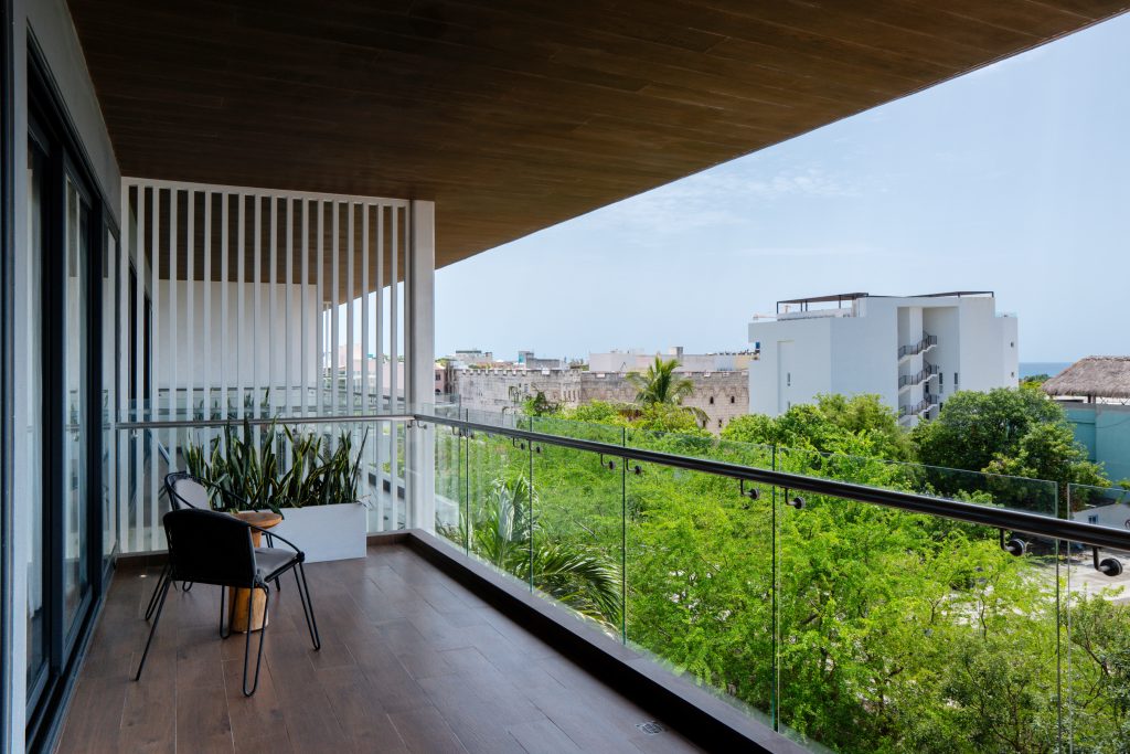 The Fives Downtown Two Bedroom Whirpool 7